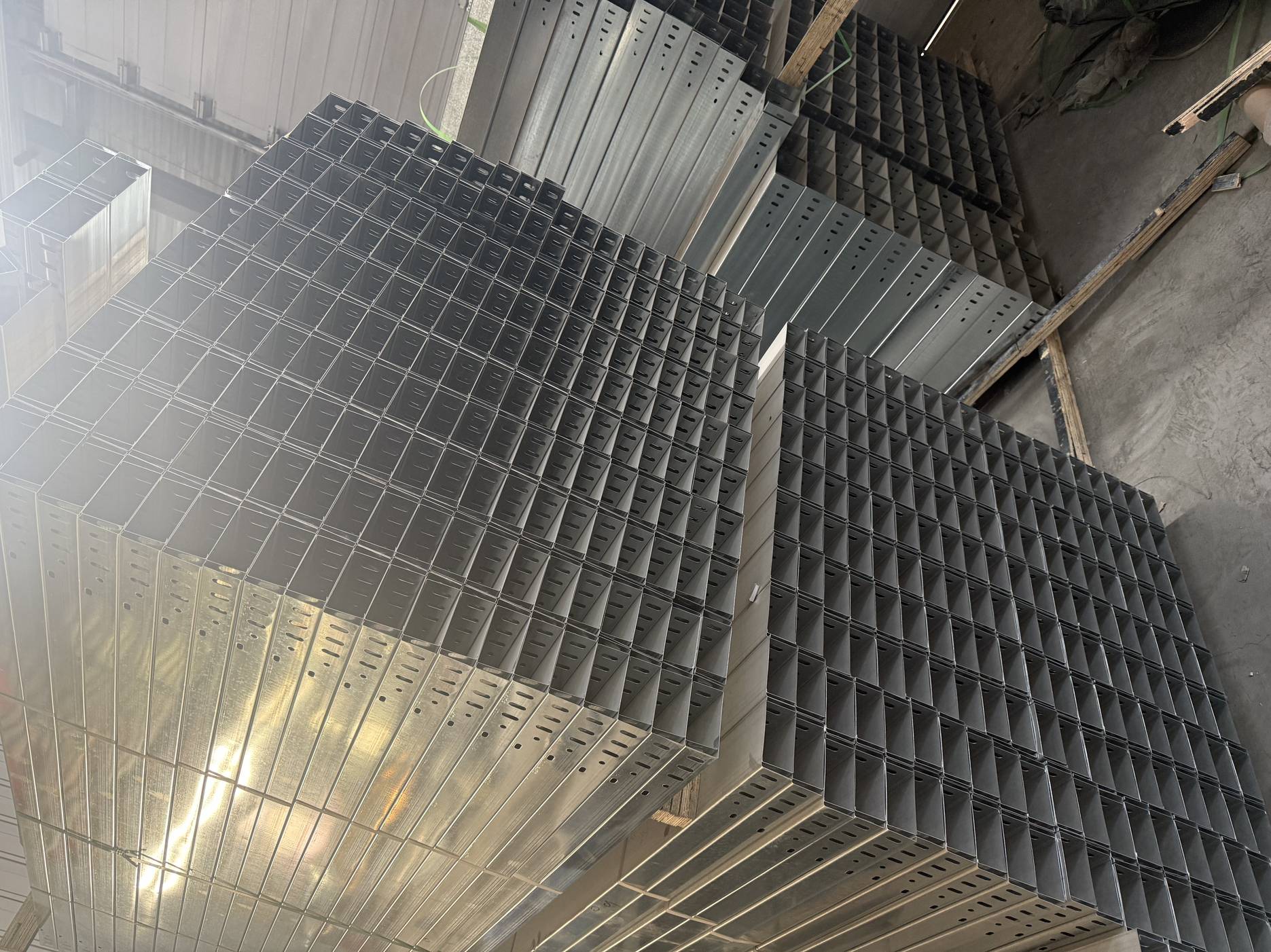 杭州市金属桥架喷塑桥架 - 厂家